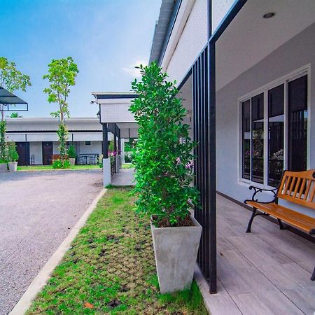 Oyo 533 Runya Poolvilla Prachuap Khiri Khan Extérieur photo